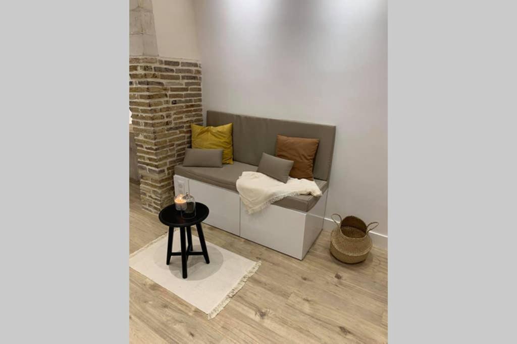 Charmant Studio Hyper Centre Troyes Buitenkant foto