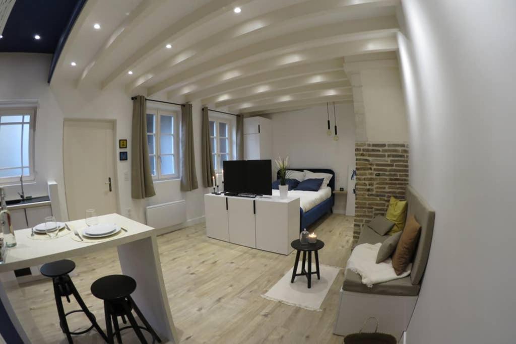 Charmant Studio Hyper Centre Troyes Buitenkant foto